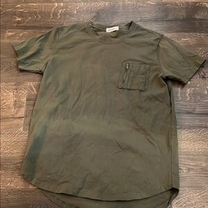 Olive Green Men's Shirt‎ from Kuegou size small